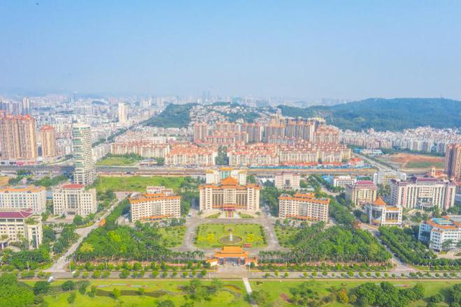 江海区召开高质量发展工作推进会全力冲刺全国高新区50强(图1) 江海区召开高质量发展工作推进会全力冲刺全国高新区50强(图1)