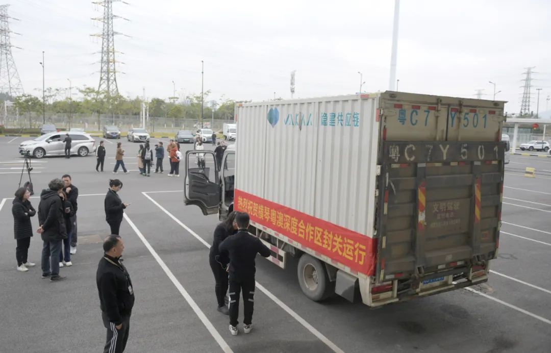 每经专访中央财经大学校长马海涛：建议将更多高耗能、高污染产品纳入消费税的征收范围(图11)