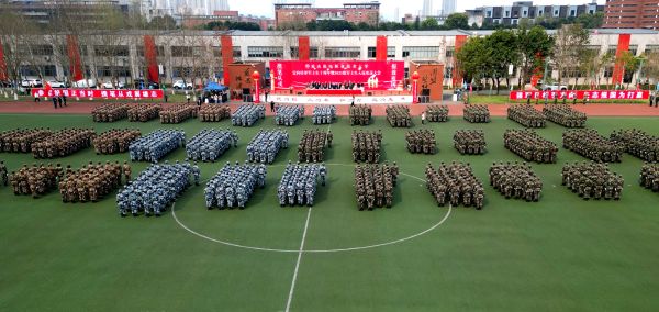 重庆机电职业技术大学497名定向培养军士入伍(图3)