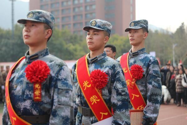 重庆机电职业技术大学497名定向培养军士入伍(图4)