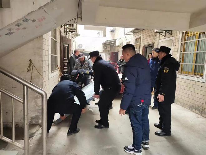 开展安全隐患排查武汉径河街五金机电城市容环境大变样(图2)