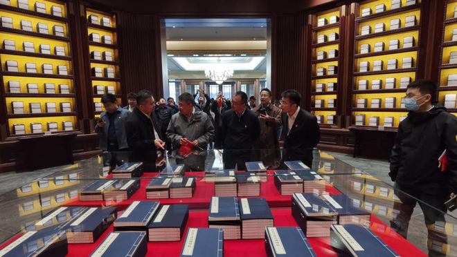 赛迪研究院与工信部高新技术司开展联合党建活动(图1) 赛迪研究院与工信部高新技术司开展联合党建活动(图1)