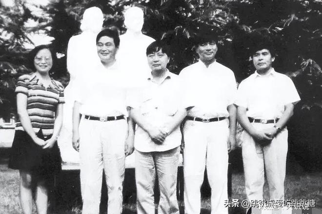 生了4个儿子却因家里穷把儿子送人没想到4个都成了亿万富豪(图7) 生了4个儿子却因家里穷把儿子送人没想到4个都成了亿万富豪(图7)
