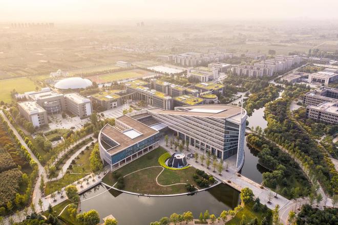 网友给985大学排名北大排第八清华跌出前十这个排名靠谱吗?(图7) 网友给985大学排名北大排第八清华跌出前十这个排名靠谱吗?(图7)